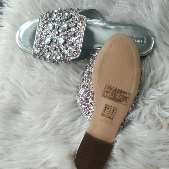 Slippers - Picture 2 of 2